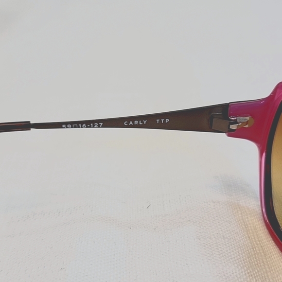 SALT Polarized Carly Sunglasses with Pink Detail and Original Box - Picture 6 of 8